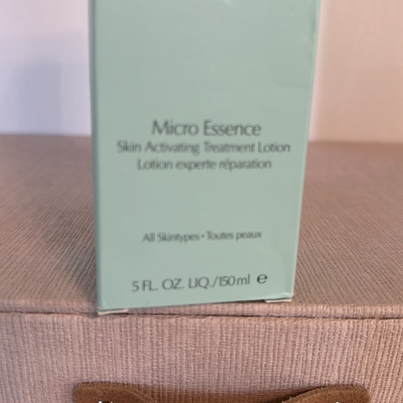 Estée Lauder Micro Essence Lotion - New in box!✨ - Picture 5 of 5